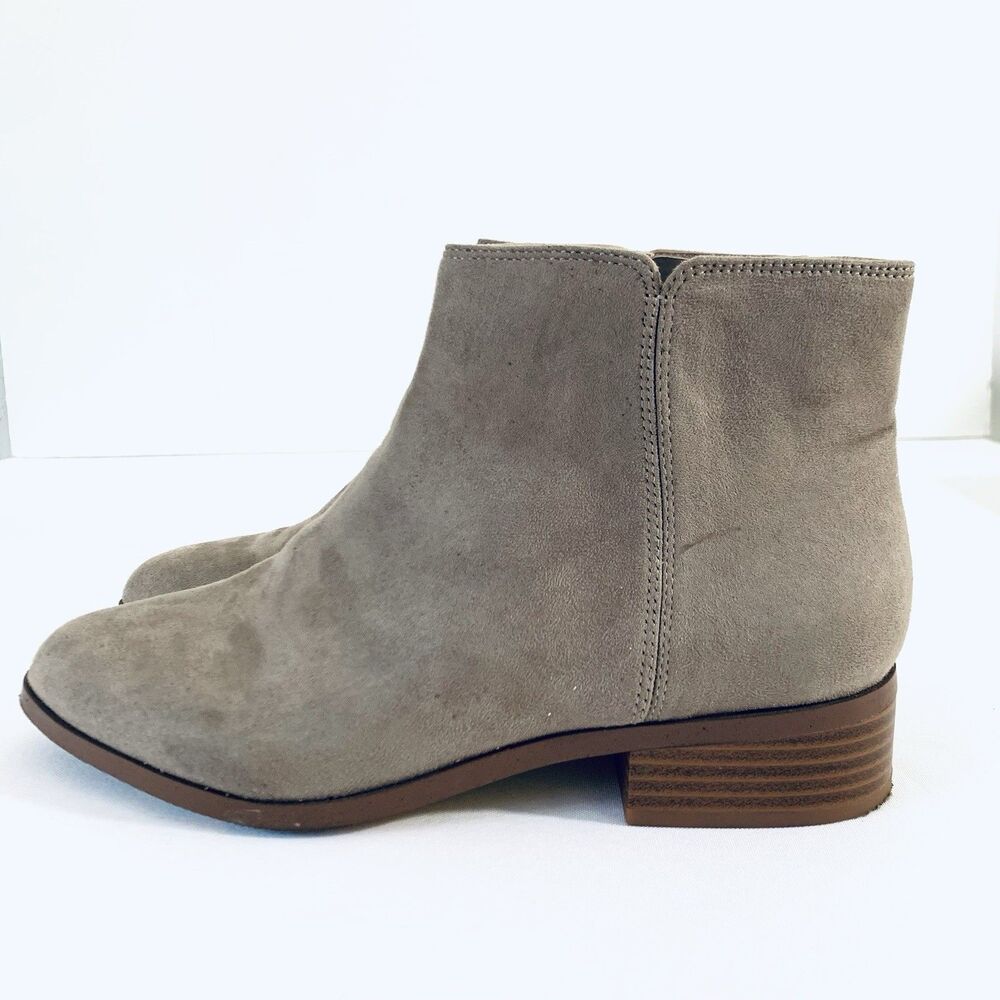 J Crew Ankle Booties Women 8.5 Taupe Grey Faux Suede Flat Modern Preppy Fall - Picture 2 of 7